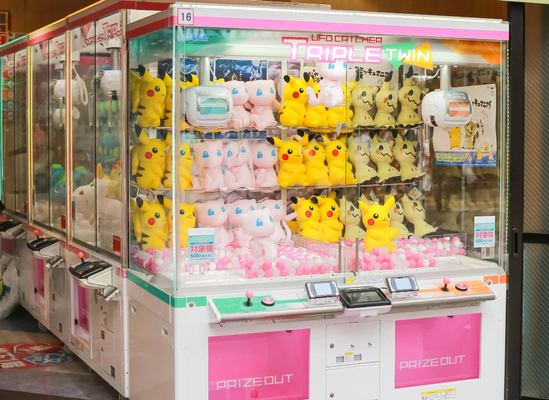 Crane rigged Claw Machines Fun UFO Catcher Machines yang dipasang di Departemen Retail atau Grosir